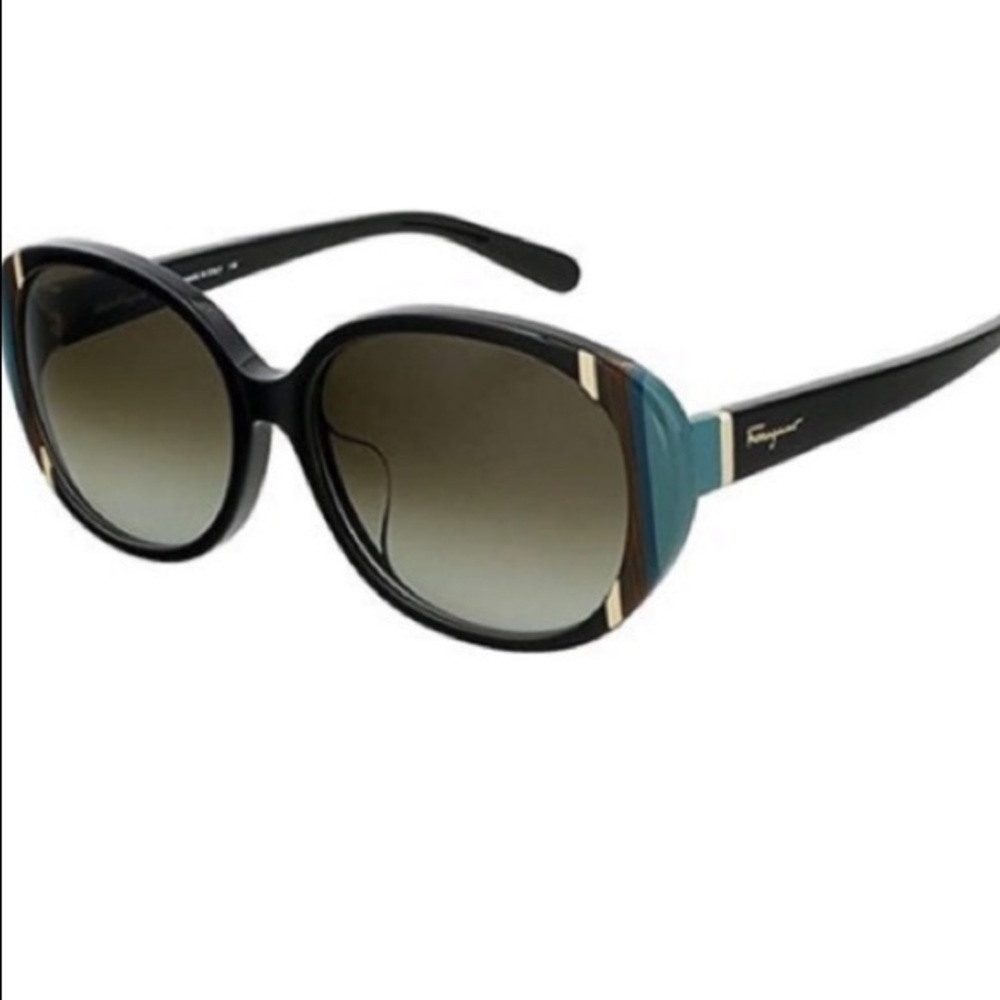 BNWT Salvatore Ferragamo sunglasses